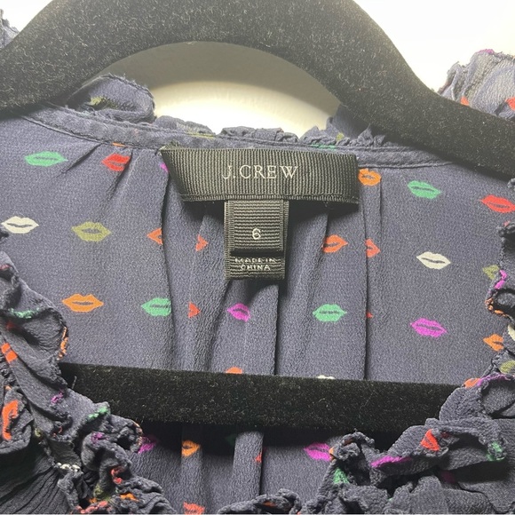 J.Crew Women’s Navy Silk Ruffle Blouse Lips kisses Print preppy Long Sleeve US 6 - Picture 5 of 10